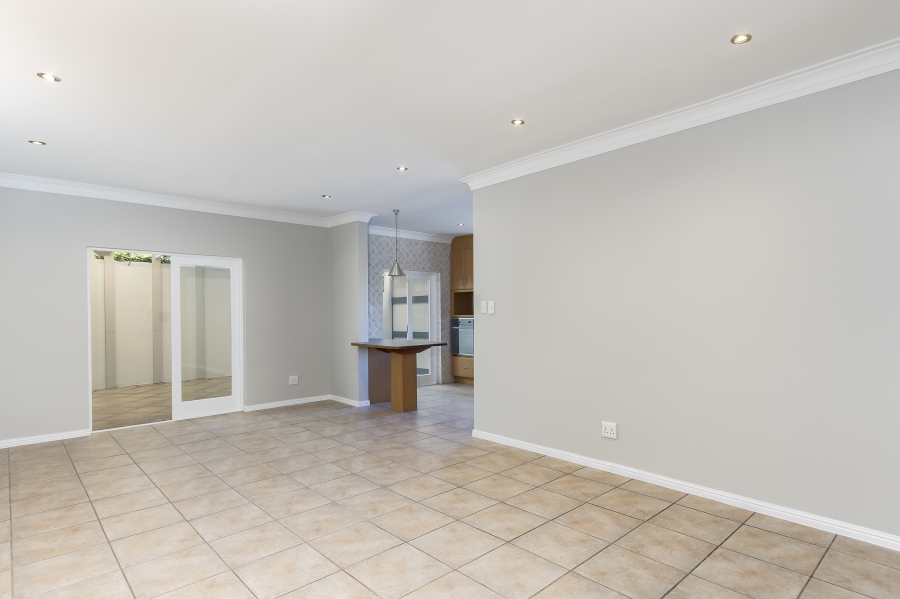 To Let 4 Bedroom Property for Rent in Die Wingerd Western Cape